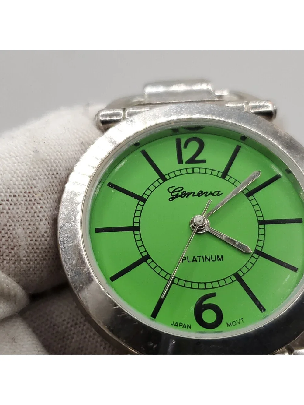 Geneva Platinum Womens Watch 34mm Green Silver Cuff Band New Battery